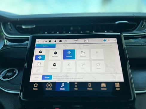 Used 2022 Jeep Grand Cherokee Limited 4xe w/ Luxury Tech Group II image 28