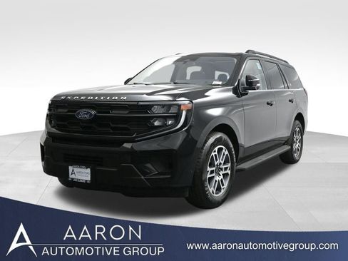Used 2025 Ford Expedition Active RWD image 1