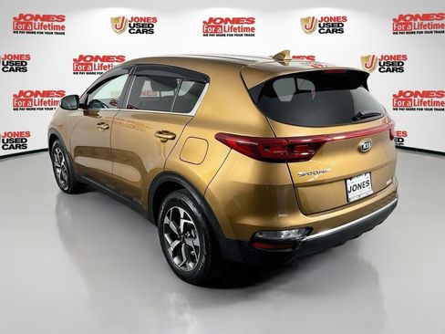 Used 2020 Kia Sportage LX FWD image 2