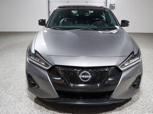 Used 2023 Nissan Maxima SR w/ Sport Mat Group FWD image 4