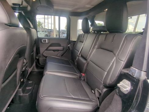 Used 2023 Jeep Wrangler Unlimited Sahara AWD/4WD image 15