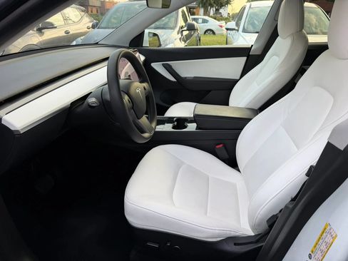 Used 2021 Tesla Model Y Long Range AWD/4WD image 15
