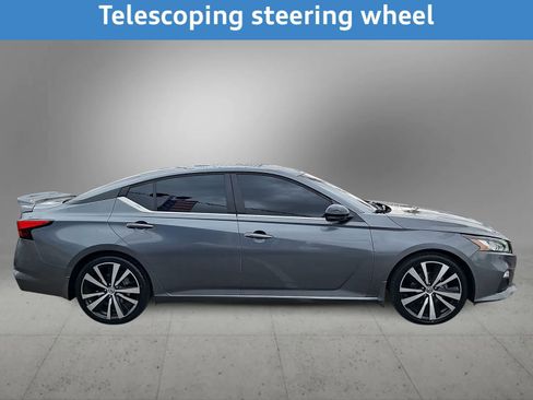 Used 2019 Nissan Altima 2.0 SR image 11