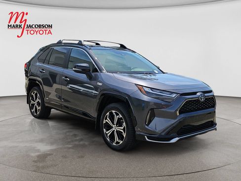 Used 2023 Toyota RAV4 XSE w/ Weather Package AWD/4WD image 3