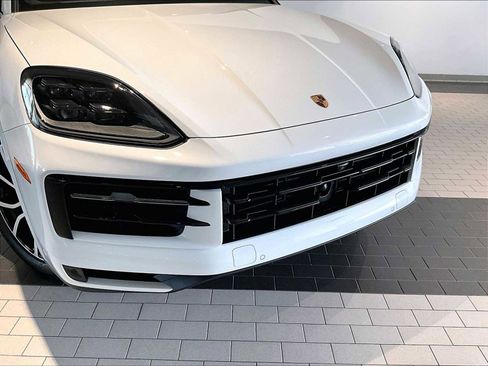 New 2026 Porsche Cayenne image 30