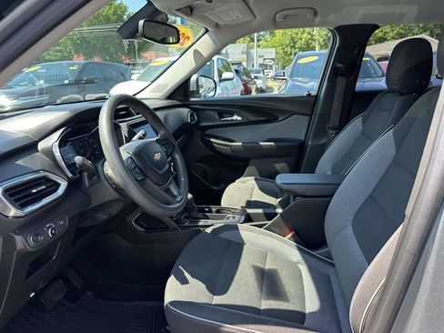 Used 2023 Chevrolet TrailBlazer LT w/ Convenience Package AWD/4WD image 13