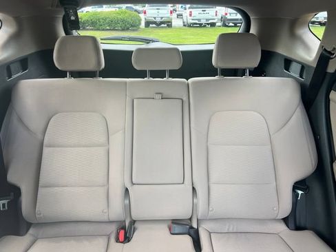 Used 2019 Hyundai Tucson SE w/ Cargo Package FWD image 17
