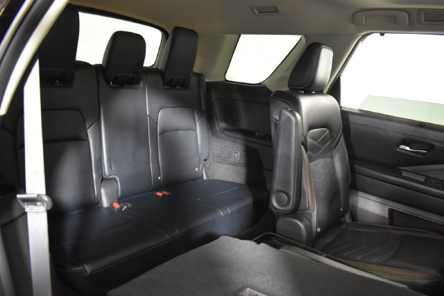 Certified 2024 Nissan Pathfinder Platinum AWD/4WD image 36