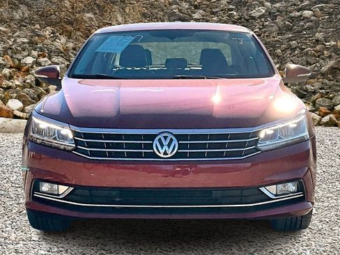 Used 2017 Volkswagen Passat 1.8T SE image 3