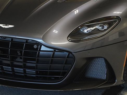 Used 2021 Aston Martin DBS Superleggera RWD image 7
