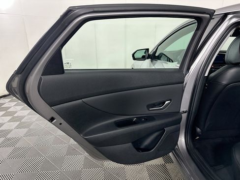 Used 2024 Hyundai Elantra Limited FWD image 27