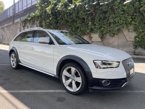 Used 2013 Audi A4 Premium Plus w/ Premium Plus Pkg AWD/4WD image 4