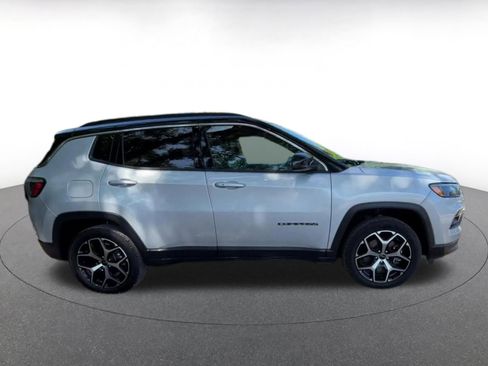 Used 2025 Jeep Compass Limited AWD/4WD image 15