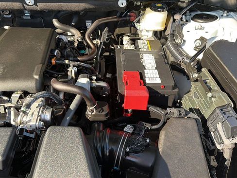 Used 2022 Toyota RAV4 LE FWD image 32