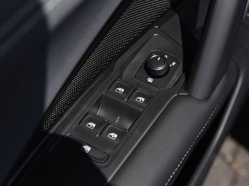 New 2026 Volkswagen Tiguan SE R-Line AWD/4WD image 8