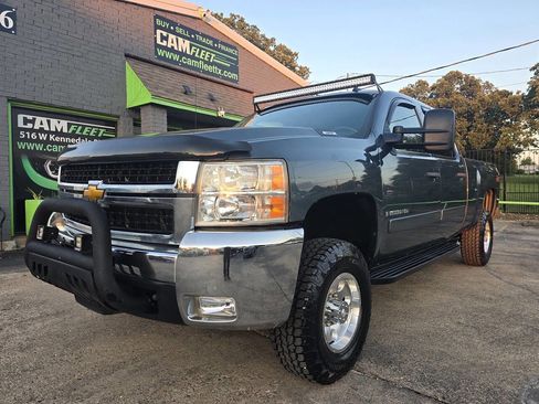 Used 2008 Chevrolet Silverado 2500 LT w/ 1LT Convenience Package image 2