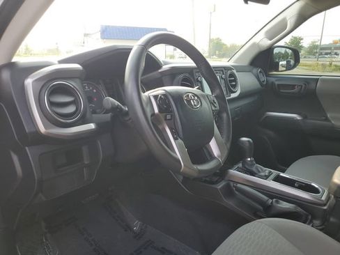 Used 2016 Toyota Tacoma SR5 w/ Towing Package RWD image 7