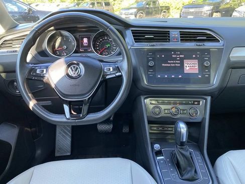 Used 2020 Volkswagen Tiguan SEL FWD image 8