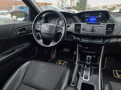 Used 2016 Honda Accord Sport image 38
