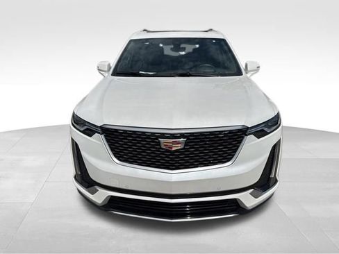Used 2024 Cadillac XT6 Premium Luxury w/ Technology Package FWD image 2