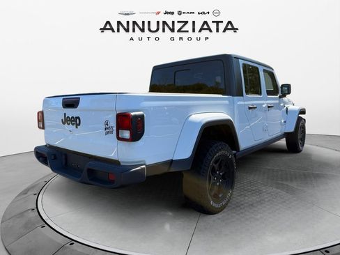 Used 2022 Jeep Gladiator Willys image 5