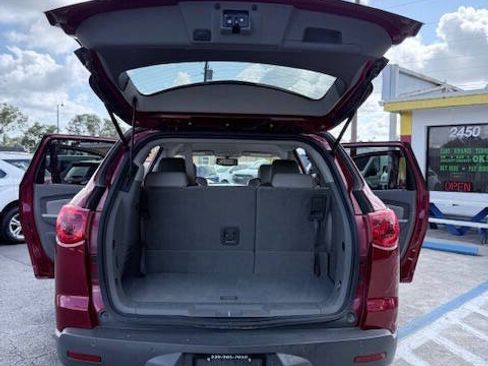 Used 2012 Chevrolet Traverse LT image 17