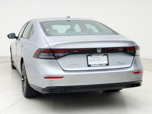 Used 2023 Honda Accord Touring image 6