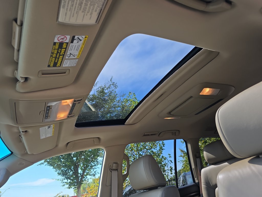Used 2011 Toyota Land Cruiser w/ Upgrade Pkg AWD/4WD image 20