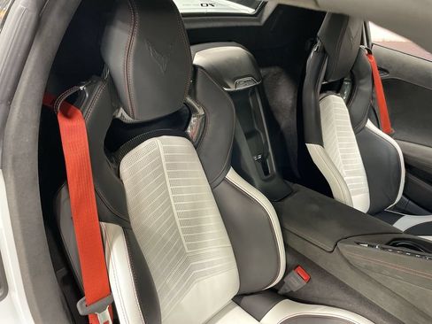 Used 2023 Chevrolet Corvette Stingray Premium Conv w/ Z51 Performance Package RWD image 30