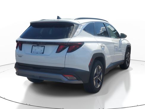 Used 2025 Hyundai Tucson SEL FWD image 5