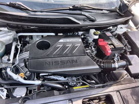 Used 2023 Nissan Rogue S AWD/4WD image 10