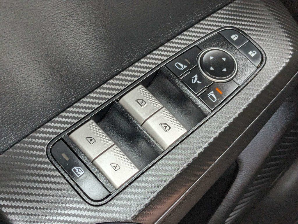 Used 2023 Mitsubishi Outlander 4WD Plug-In Hybrid image 31