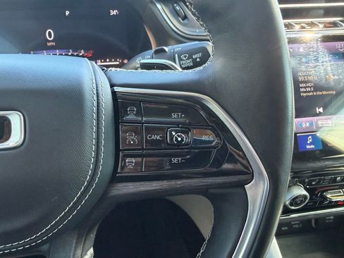 Used 2022 Jeep Grand Cherokee L Overland w/ Luxury Tech Group IV image 38