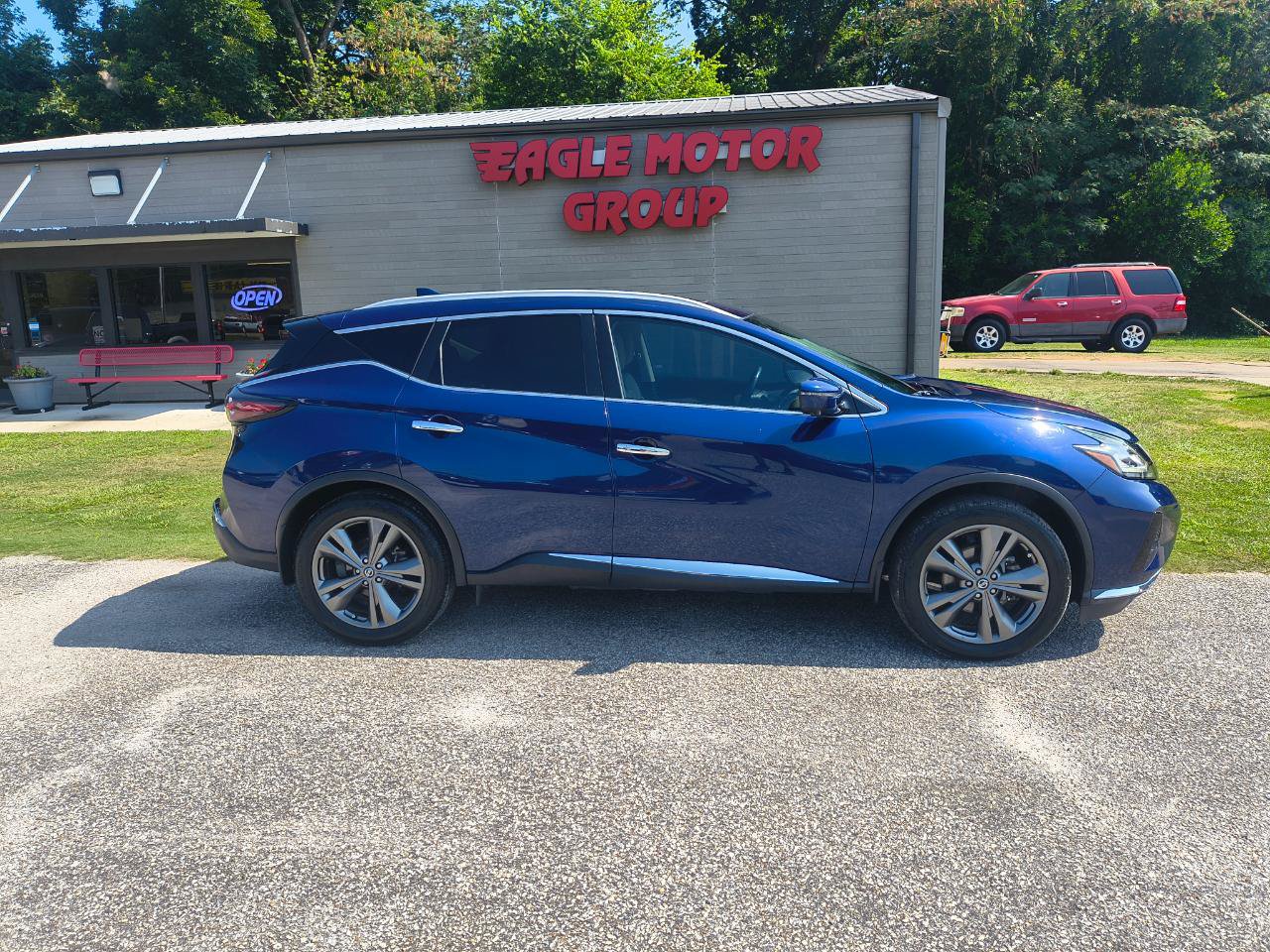 Used 2020 Nissan Murano Platinum w/ Cargo Package FWD image 1