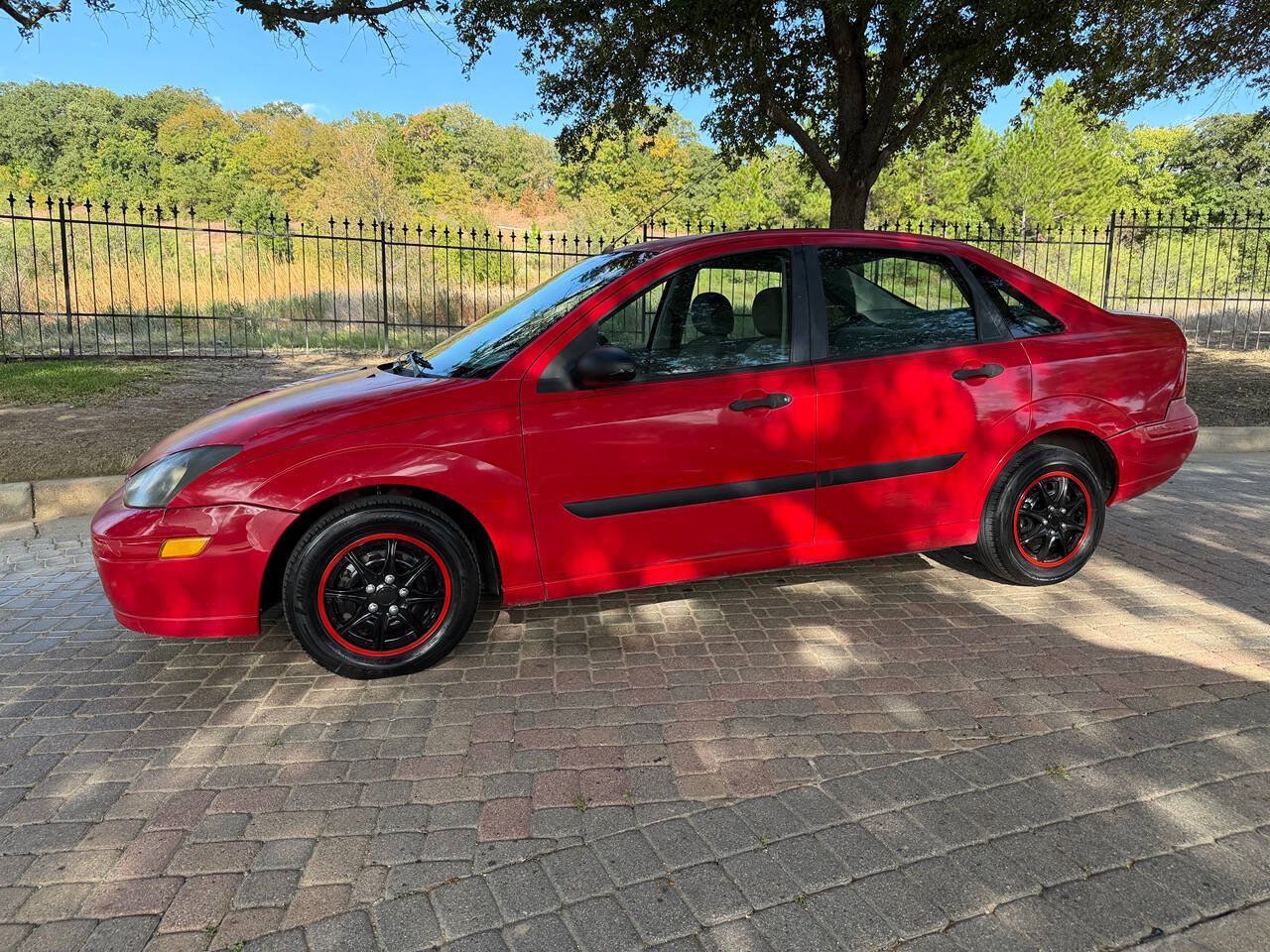Used 2002 Ford Focus LX FWD image 8