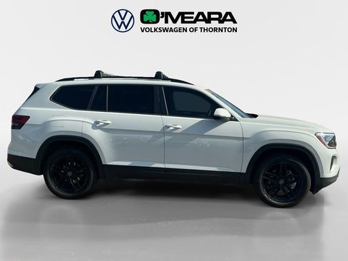 Used 2025 Volkswagen Atlas SE AWD/4WD image 6