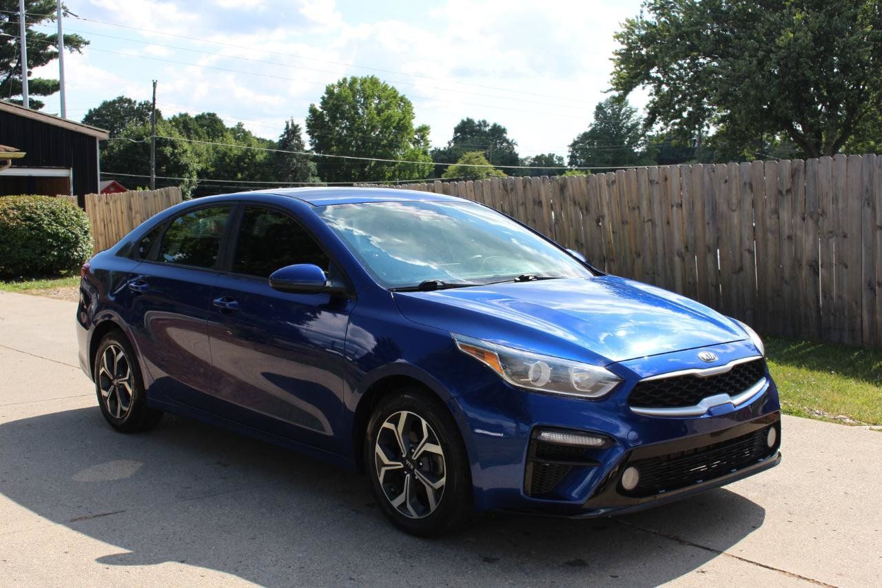 Used 2020 Kia Forte LXS FWD image 2