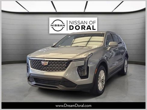 Used 2024 Cadillac XT4 Luxury FWD image 1