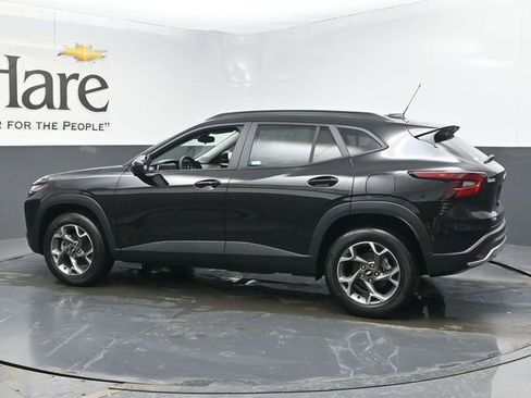 New 2026 Chevrolet Trax LT w/ Sunroof Package image 30