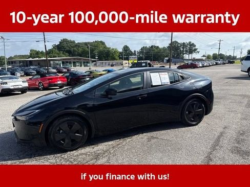 Used 2025 Toyota Prius LE FWD image 2