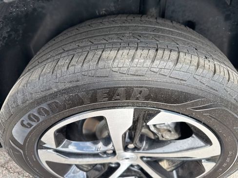 Used 2024 Chevrolet Trax RS w/ Driver Confidence Package FWD image 17