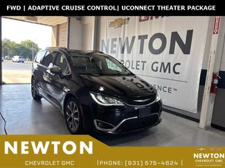 Used 2017 Chrysler Pacifica Limited w/ UConnect Theater Package image 1
