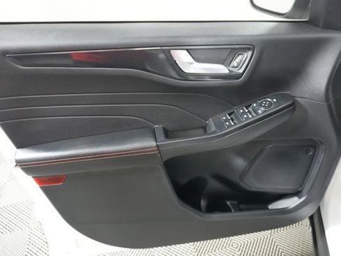 Certified 2025 Ford Escape ST-Line w/ Tech Pack #1 image 34