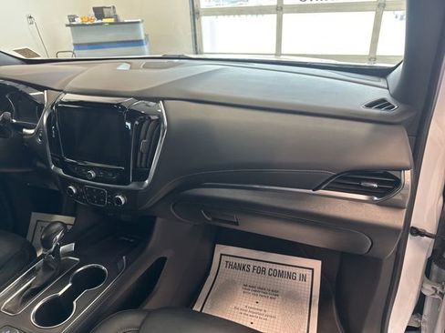 Used 2022 Chevrolet Traverse LT AWD/4WD image 39