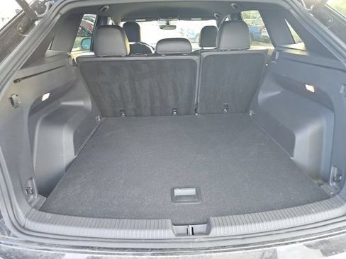 Used 2023 Volkswagen Atlas Cross Sport SE FWD image 13