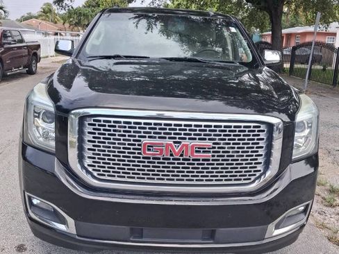 Used 2015 GMC Yukon SLT AWD/4WD image 2
