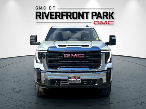 Used 2024 GMC Sierra 2500 Pro image 8