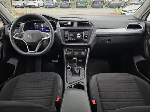 Used 2022 Volkswagen Tiguan S FWD image 11