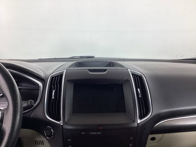 Used 2020 Ford Edge Titanium AWD/4WD image 18