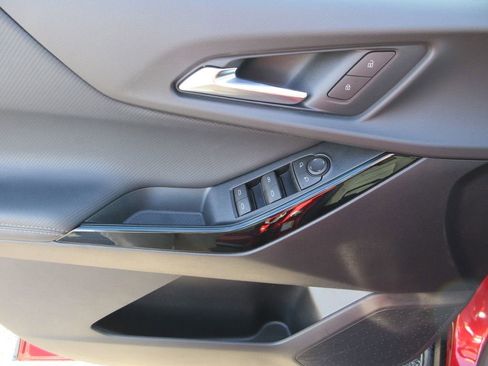 New 2026 Chevrolet Equinox LT w/ LPO, Floor Liner Package AWD/4WD image 21
